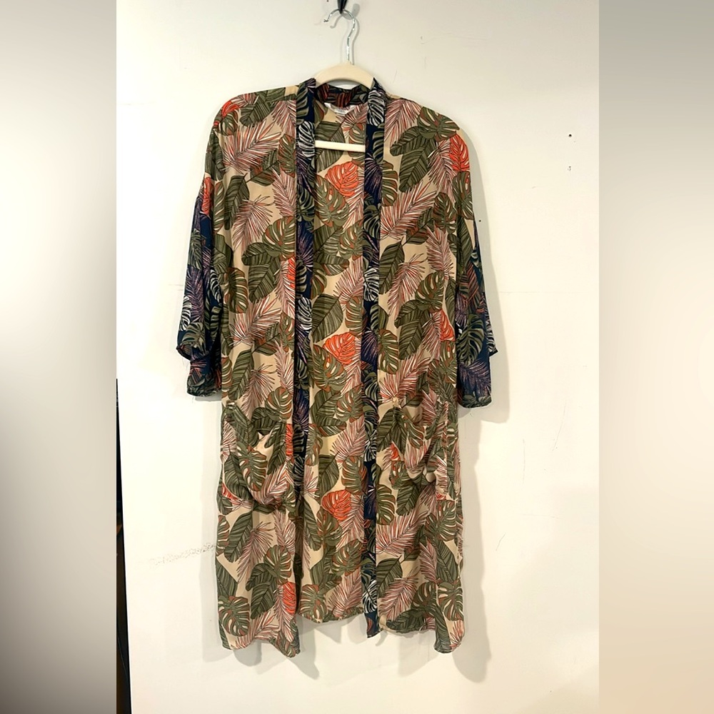 Multi colored kimono, cover up. Time and tru. Has pockets!!